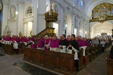 Abschlussvesper der Bischofskonferenz mit Austeilung des Bonifatiussegens (Foto: Karl-Franz Thiede)